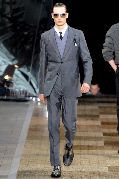 Look 24